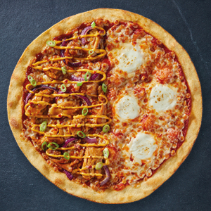 Pizza Double Tasty: Chicken Piri Piri Deluxe & Extra Cheesy 